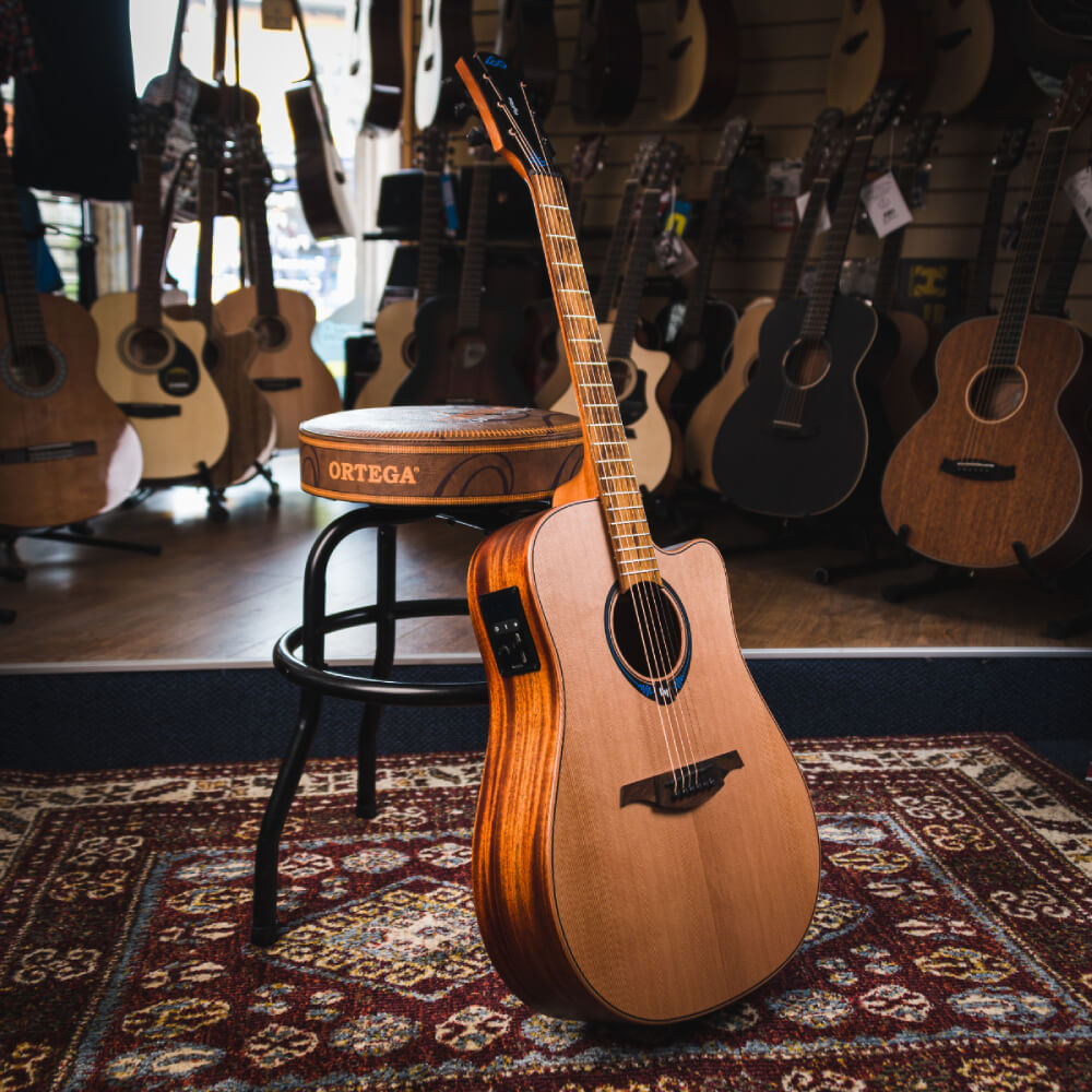 LAG GLH THV10DCE HyVibe Elektro Akustik Gitar
