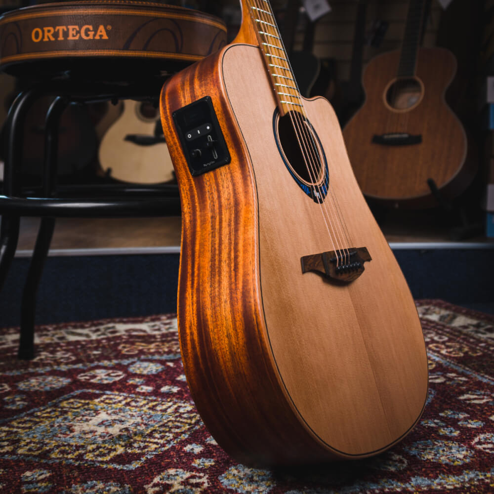 LAG GLH THV10DCE HyVibe Elektro Akustik Gitar